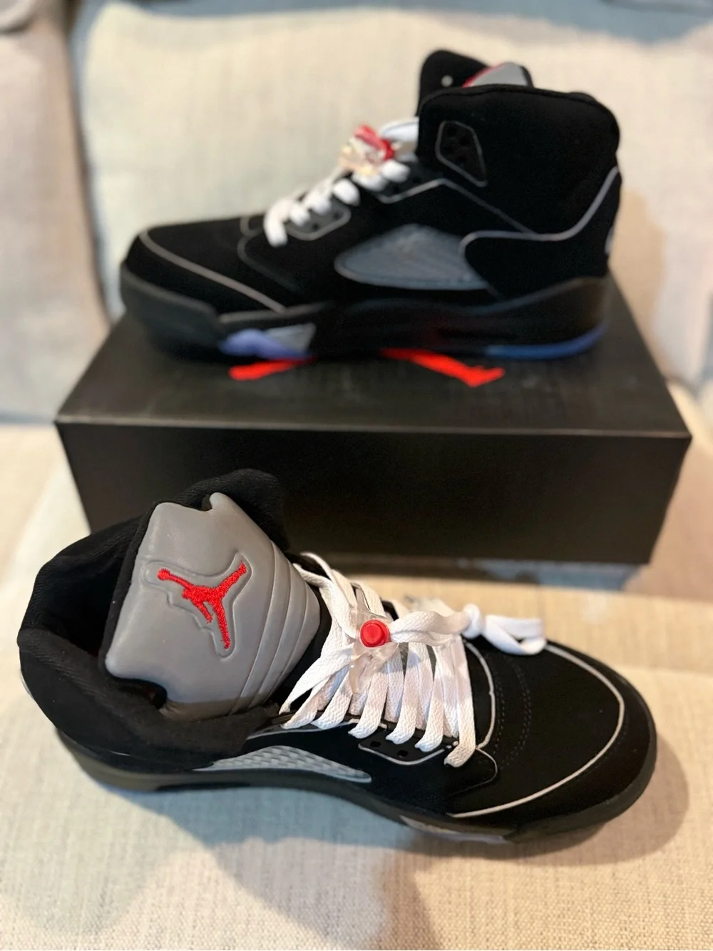 Air Jordan 5 “Black Metallic” – Sneaker Listing